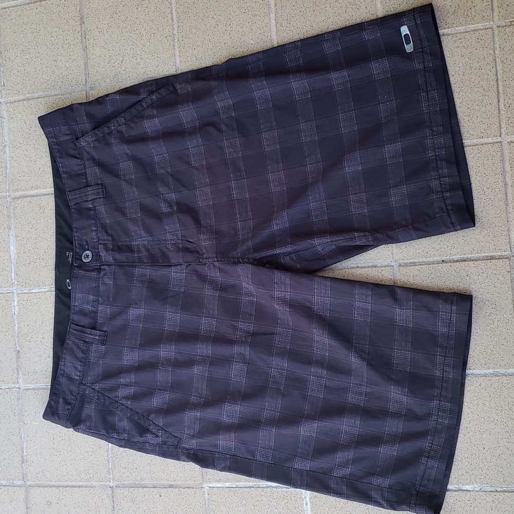 Men's Oakley Longer Length Lightweight Shorts 40" Waist X 12" Inseam Length